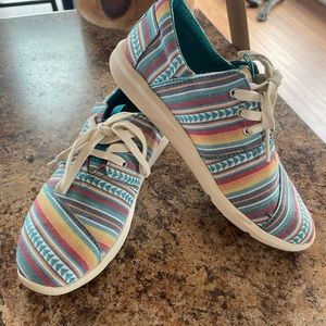 Women’s Toms Tennis Shoes | Sz 6.5